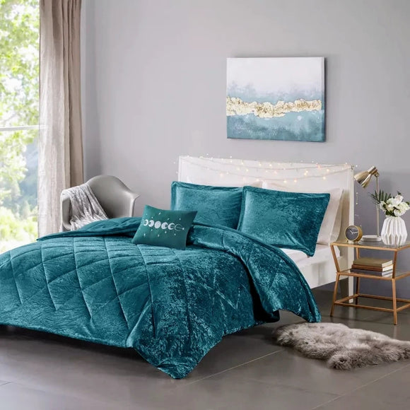 Twin/TwinXL Quilted Velvet Comforter Set