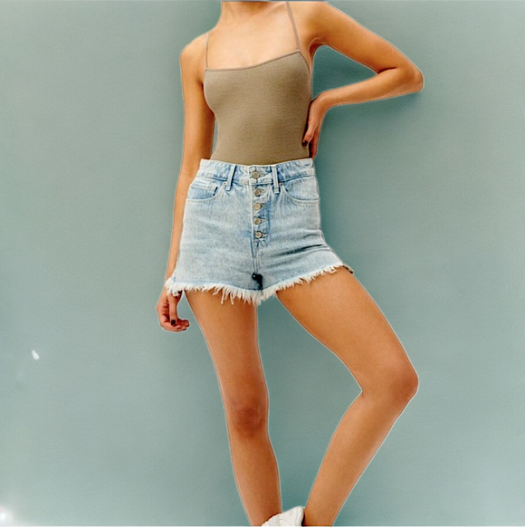 GOOD AMERICAN Bombshell Cut-Off Denim Shorts