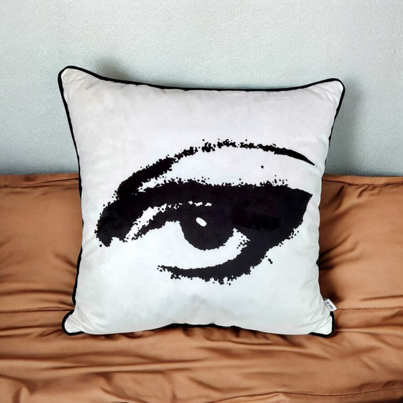 DIANE VON FURSTENBERG Velvet Eye Pillow