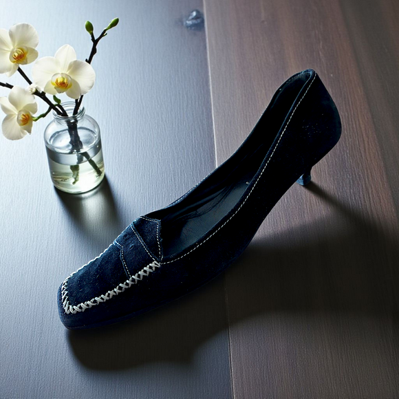 Vintage PRADA Kitten Heel Pumps