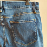 FRAME Le Crop Mini Boot Jeans