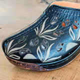 LA PINTA Laser Cut Clogs